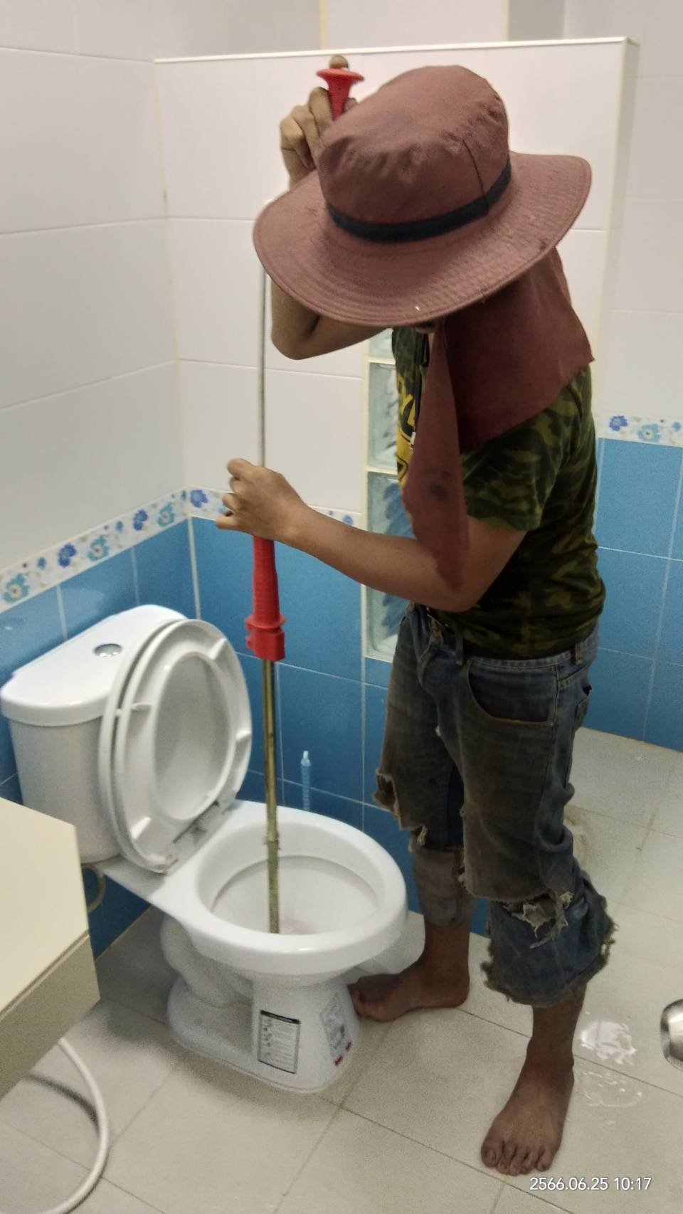 13 - https://onelongservice.com | วันลองเซอร์วิส ผู้ให้บริการรถดูดส้วม สูบส้วม แก้ท่อตัน ลอกท่อ และวางระบบบำบัดน้ำเสียครบวงจร ทีมช่างมืออาชีพ อุปกรณ์เฉพาะทาง เรียกใช้บริการได้ตลอด 24 ชั่วโมง